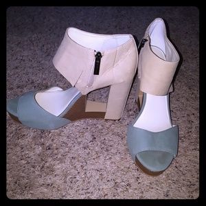BCBG Generation-invisible wedge open-toe shoes